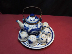 A Blue and White Chinese  Antique Tea Pot and 5 Cups.