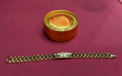 Gold Plated Unisex Bracelet.