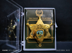 The parade collection Dallas Sheriff badge in presentation box  