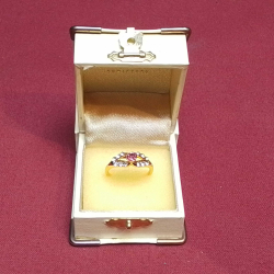 18K Lady Ring.