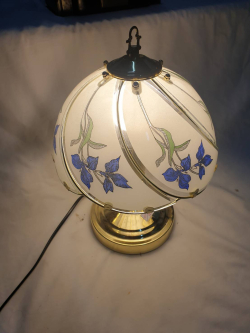 Beautiful brass touch lamp with flowers glass shad H. 13