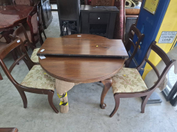 A Queen Ann Table  W.105 L.149 H.68 Cm.and 4 Chairs.