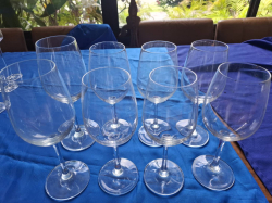 8x Wine glasses