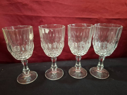 4 Crystal wine glasses