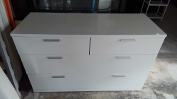 A Model White Gloss Cupboard with 4 Drawers. W.120 D.45 H.75 Cm.