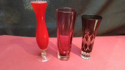 3 Coloured Glass Vases. H.20,18,15 Cm.